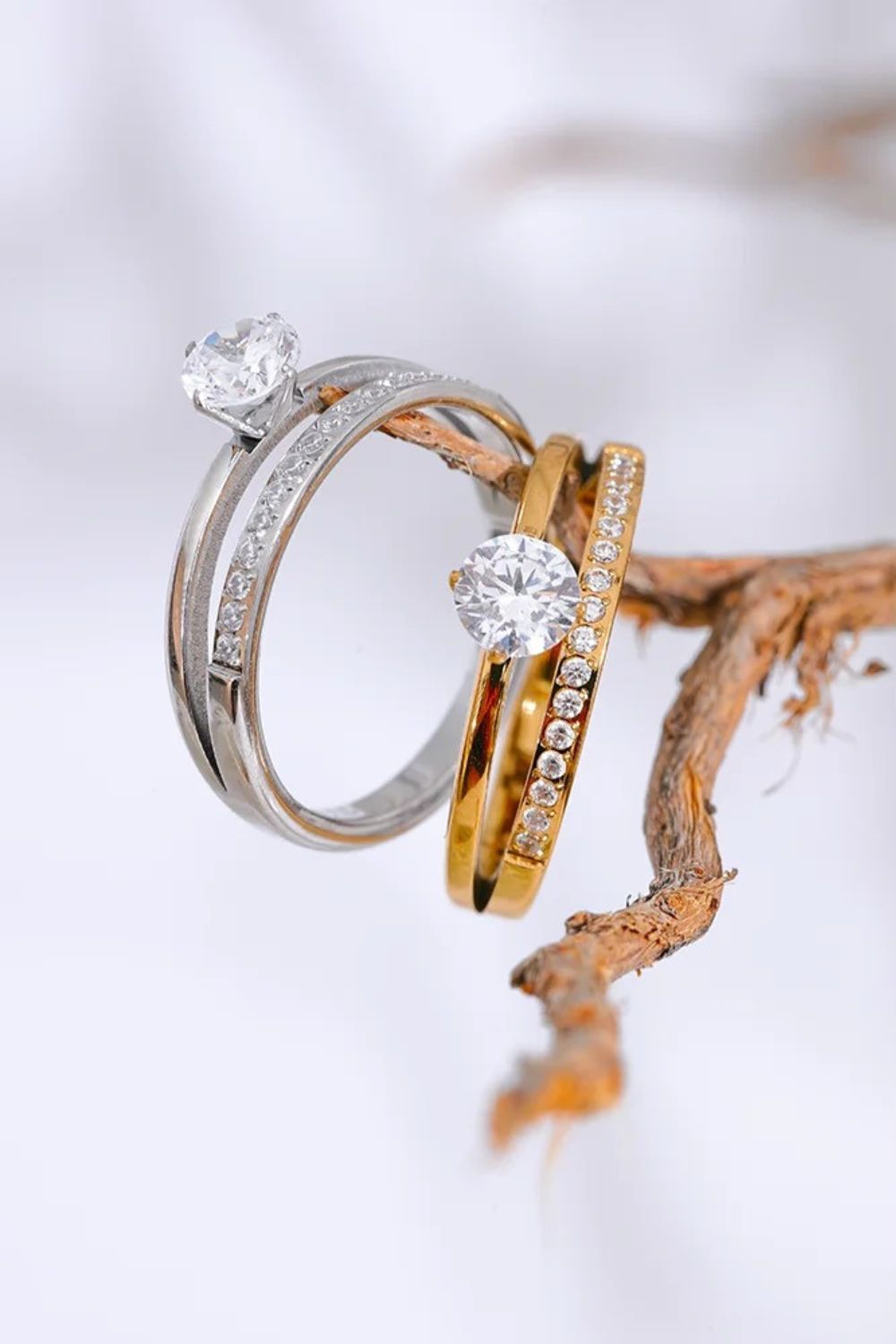 Bijoux en acier inoxydable VS plaqué or : lequel choisir ?
